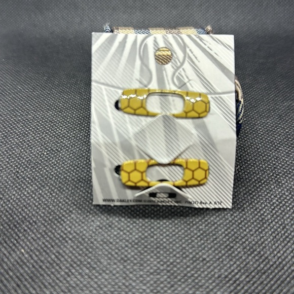 Oakley Men’s Batwolf Sunglasses Replacement Icons O’s logo pair - Picture 3 of 4